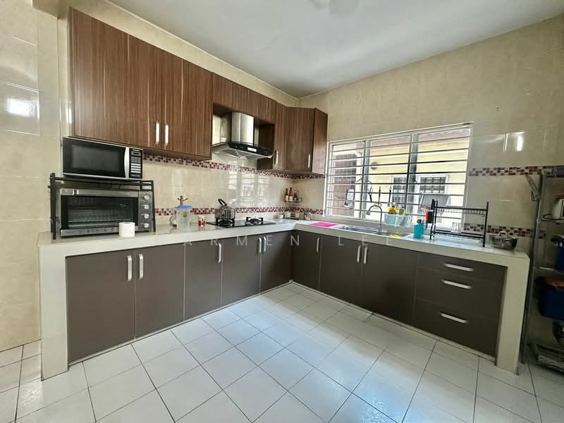 Taman Perindustrian UEP untuk Untuk Dijual - RM 800,000, Mac 2026 - Kitchen - PropertyGuru.com.my