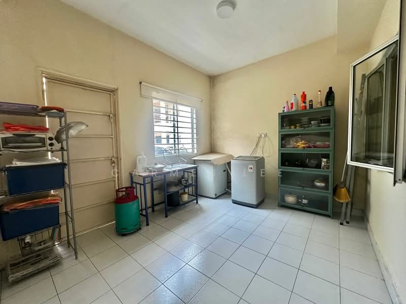 Taman Perindustrian UEP untuk Untuk Dijual - RM 800,000, Mac 2026 - Kitchen - PropertyGuru.com.my