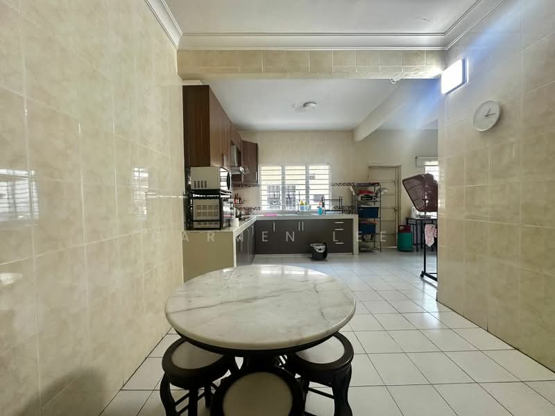 Taman Perindustrian UEP untuk Untuk Dijual - RM 800,000, Mac 2026 - Kitchen - PropertyGuru.com.my