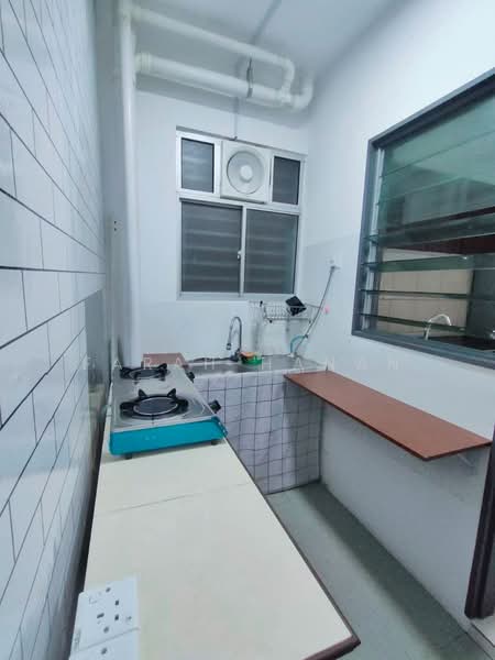 Residensi Emas untuk Untuk Disewa - RM 1,800 /bulan, Mac 2026 - Kitchen - PropertyGuru.com.my