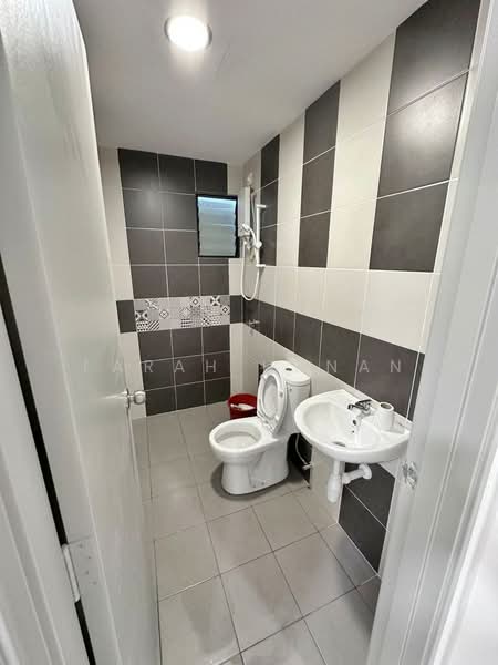 Residensi Emas untuk Untuk Disewa - RM 1,800 /bulan, Mac 2026 - Bathroom - PropertyGuru.com.my