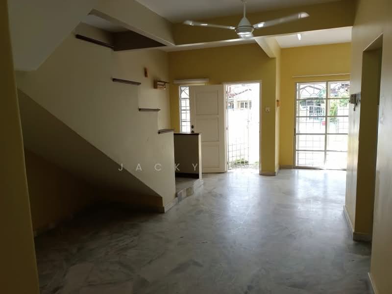 Usj 22 untuk Untuk Dijual - RM 735,000, Mac 2026 - Living Room - PropertyGuru.com.my