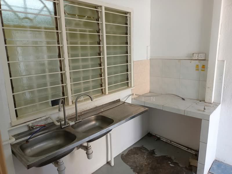 Usj 22 untuk Untuk Dijual - RM 735,000, Mac 2026 - Kitchen - PropertyGuru.com.my