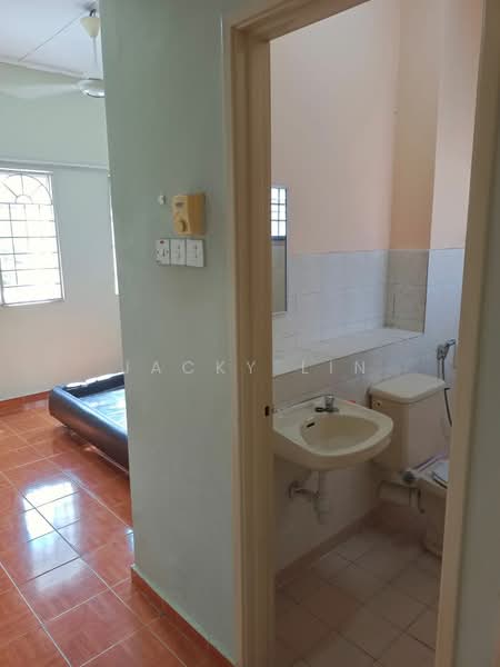Usj 22 untuk Untuk Dijual - RM 735,000, Mac 2026 - Bathroom - PropertyGuru.com.my
