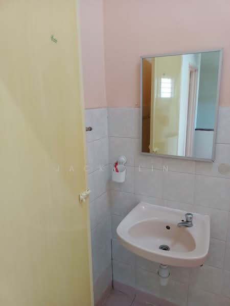 Usj 22 untuk Untuk Dijual - RM 735,000, Mac 2026 - Bathroom - PropertyGuru.com.my
