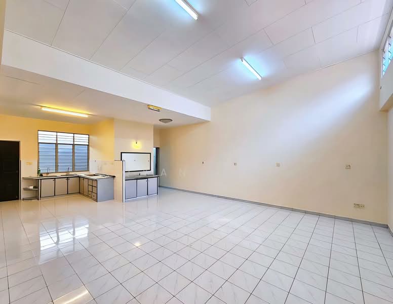 Semi-Detached House for Sale in Taman Free School (Jelutong) - Qyan Goh - Kitchen - PropertyGuru.com.my