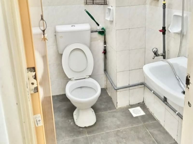 Apartment for Rent at Flora Damansara Apartment - Aziz Saad - Bathroom - PropertyGuru.com.my