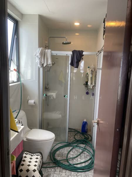 Condominium for Sale at Royal Strand @ Country Garden Danga Bay - Alex Cheah - Bathroom - PropertyGuru.com.my