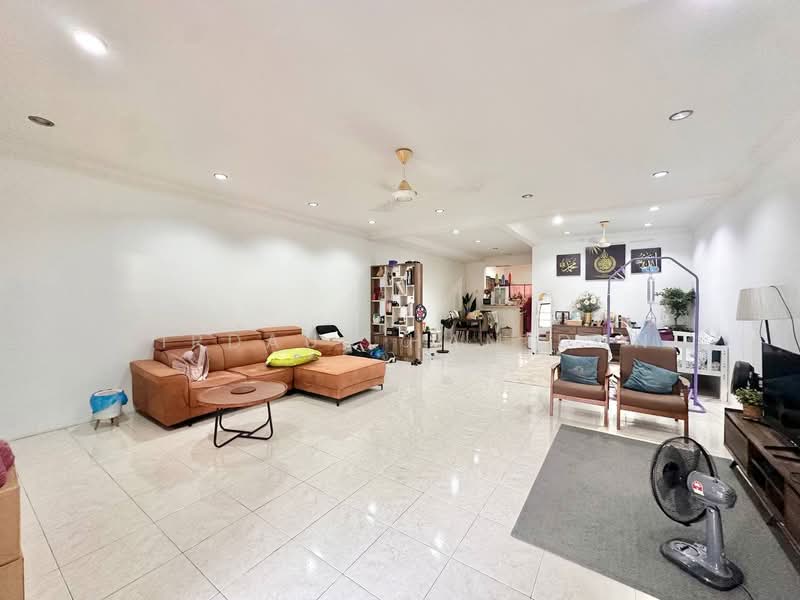 2-storey Terraced House for Sale in Puchong (Selangor) - Firdaus Hamidun - Living Room - PropertyGuru.com.my