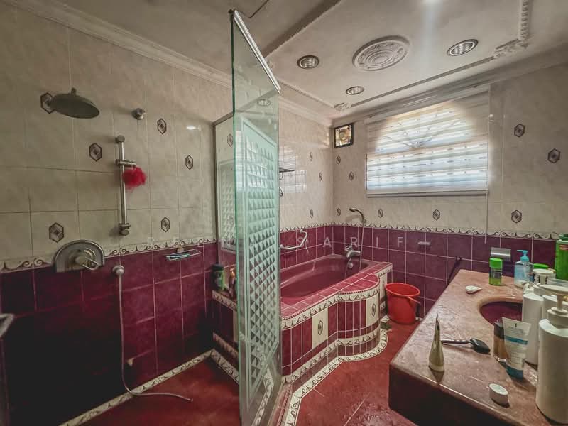 Bungalow 2 Storey Seksyen 3 Shah Alam untuk Untuk Dijual - RM 1,890,000, Mac 2026 - Bathroom - PropertyGuru.com.my