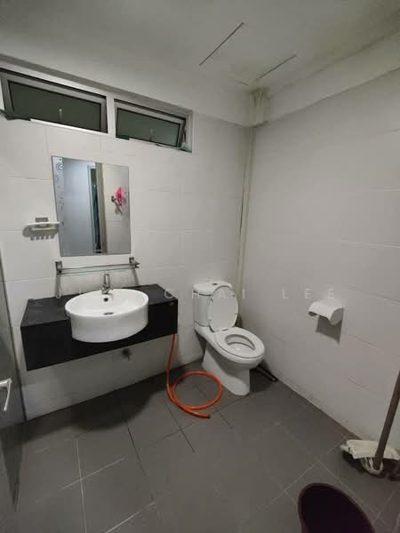 Service Residence for Sale at One Sentral Serviced Residence - Jiin Chai Lee - Bathroom - PropertyGuru.com.my