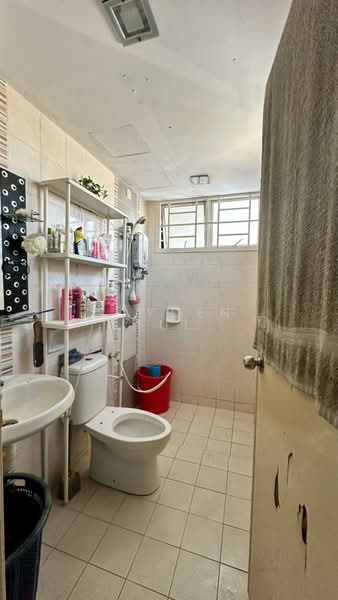 Banjaria Court untuk Untuk Dijual - RM 399,000, Mac 2026 - Bathroom - PropertyGuru.com.my