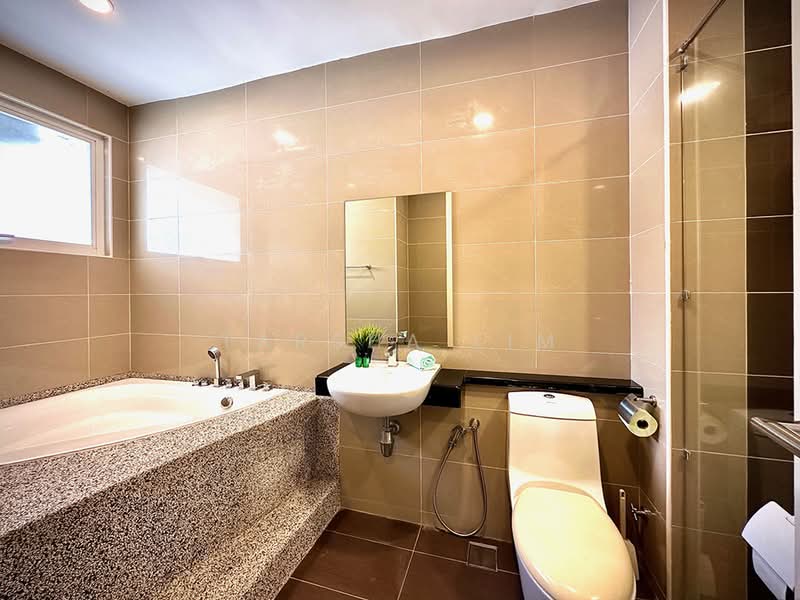 Surian Residences untuk Untuk Dijual - RM 1,650,000, Mac 2026 - Bathroom - PropertyGuru.com.my