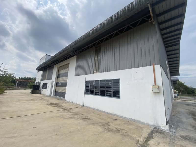 For Sale - Tongkang Pechah