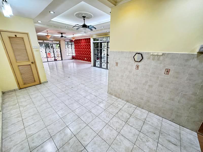 Cluster House for Sale in Bangi (Selangor) - Farah Hanan - Living Room - PropertyGuru.com.my