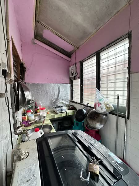 Taman Ehsan untuk Untuk Dijual - RM 490,000, Mac 2026 - Kitchen - PropertyGuru.com.my