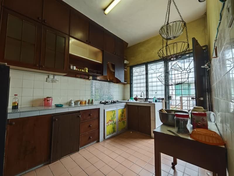 2-storey Terraced House for Sale in Ampang (Kuala Lumpur) - Syamsul Ilham - Kitchen - PropertyGuru.com.my