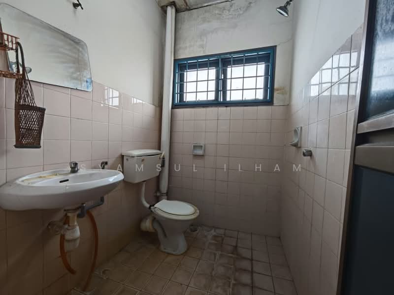 2-storey Terraced House for Sale in Ampang (Kuala Lumpur) - Syamsul Ilham - Bathroom - PropertyGuru.com.my