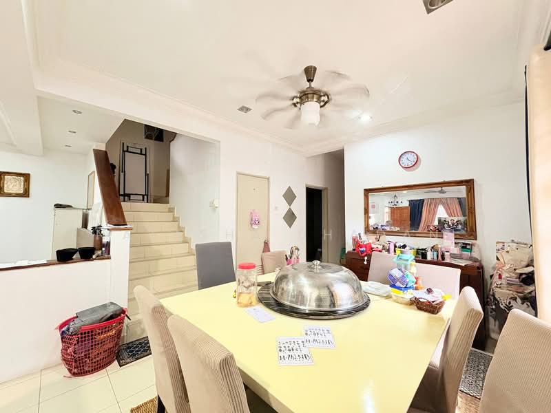 2-storey Terraced House for Sale in Alam Budiman (Shah Alam) - Natasha Shadan - Dining Room - PropertyGuru.com.my