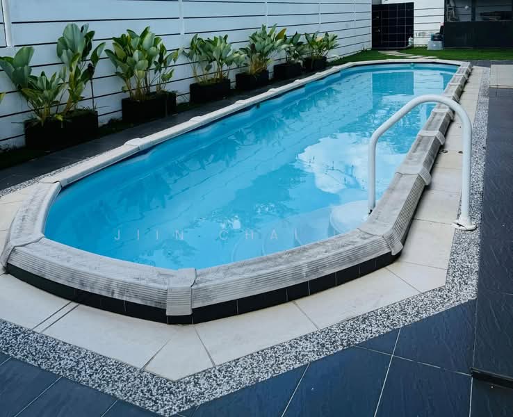 Garden Villas, Bukit Indah untuk Untuk Dijual - RM 1,900,000, Mac 2026 - Pool - PropertyGuru.com.my