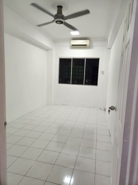 Apartment for Rent at Putra Ria Apartment - Gudrotullah Ikhwan - Interior - PropertyGuru.com.my