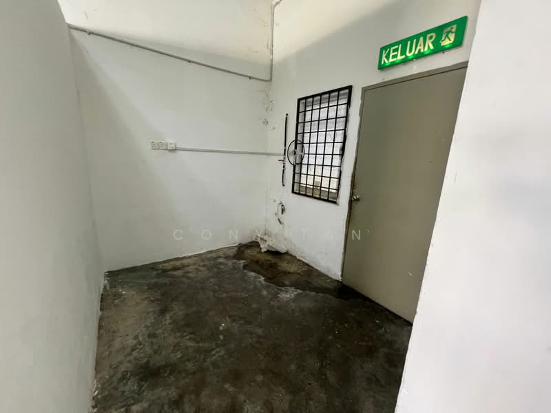 Shop for Sale in Teluk Kemang (Negeri Sembilan) - Cony Tan - Interior - PropertyGuru.com.my