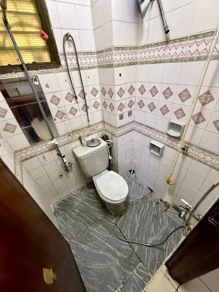 2-storey Terraced House for Sale in Saujana Impian (Kajang) - Zuraidah Dan - Bathroom - PropertyGuru.com.my