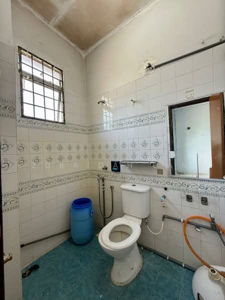 2-storey Terraced House for Sale in Saujana Impian (Kajang) - Zuraidah Dan - Bathroom - PropertyGuru.com.my