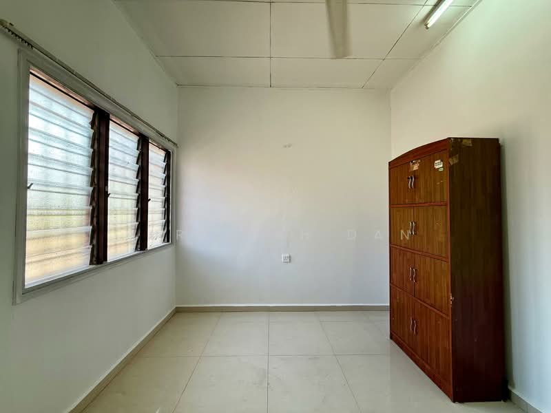 2-storey Terraced House for Sale in Saujana Impian (Kajang) - Zuraidah Dan - Bedroom - PropertyGuru.com.my