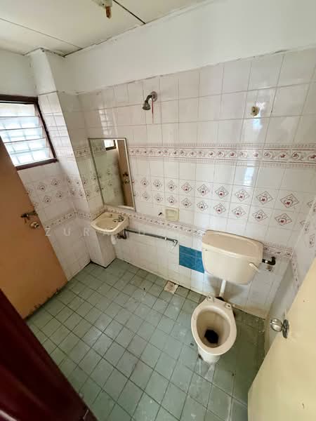 2-storey Terraced House for Sale in Saujana Impian (Kajang) - Zuraidah Dan - Bathroom - PropertyGuru.com.my