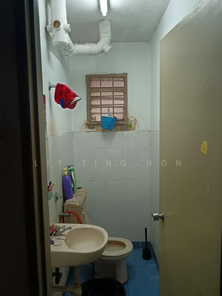 Apartment for Rent at Apartment Bayu - Lit Ting Hon - Bathroom - PropertyGuru.com.my