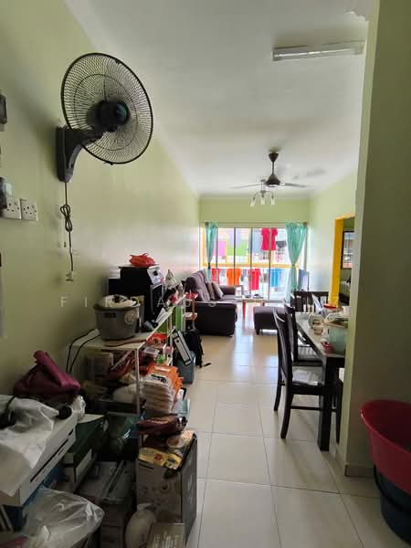 Lembah Maju Flat (RP1 RP2 RP3 RP4) untuk Untuk Dijual - RM 175,000, Mac 2026 - Living Room - PropertyGuru.com.my