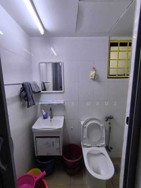 Lembah Maju Flat (RP1 RP2 RP3 RP4) untuk Untuk Dijual - RM 175,000, Mac 2026 - Bathroom - PropertyGuru.com.my