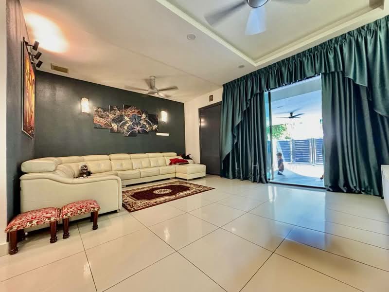 2-storey Terraced House for Sale in Shah Alam (Selangor) - Syamsul Ilham - Living Room - PropertyGuru.com.my