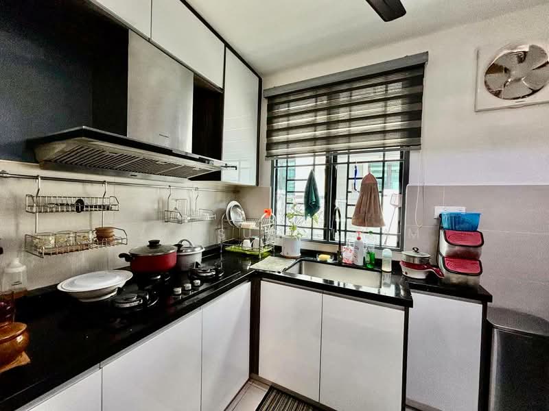 2-storey Terraced House for Sale in Shah Alam (Selangor) - Syamsul Ilham - Kitchen - PropertyGuru.com.my