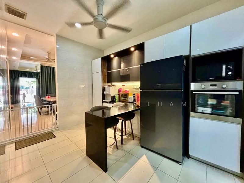 2-storey Terraced House for Sale in Shah Alam (Selangor) - Syamsul Ilham - Kitchen - PropertyGuru.com.my