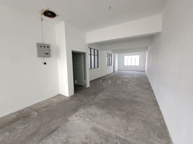 Shop for Sale in Taman Puteri Wangsa (Ulu Tiram) - Sky Tan - Interior - PropertyGuru.com.my