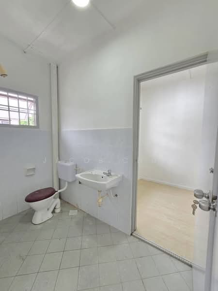 Rumah Teres 2 Tingkat untuk Dijual di Johor Bahru (Johor) - Jacob Chua - Bathroom - PropertyGuru.com.my