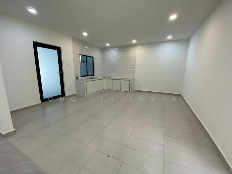 Semi-Detached House for Sale in Taman Majidee (Johor Bahru) - Ong Lih Shyan - Kitchen - PropertyGuru.com.my