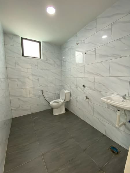 Semi-Detached House for Sale in Taman Majidee (Johor Bahru) - Ong Lih Shyan - Bathroom - PropertyGuru.com.my