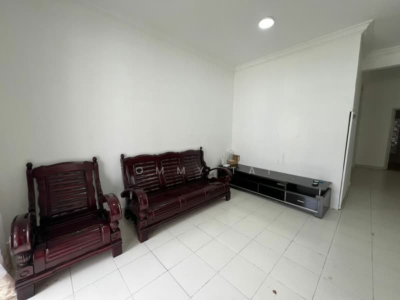 2-storey Terraced House for Rent in Taman Mount Austin (Tebrau) - Tommy Tai - Living Room - PropertyGuru.com.my