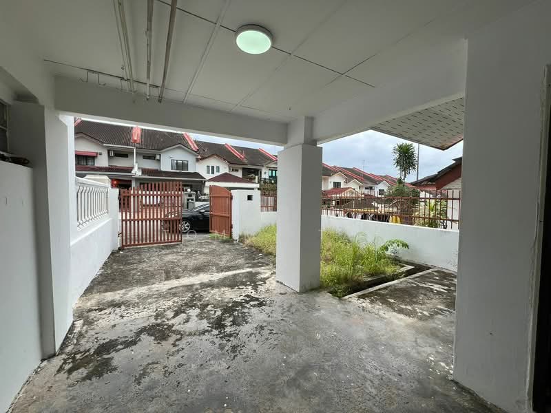 2-storey Terraced House for Rent in Taman Mount Austin (Tebrau) - Tommy Tai - Exterior - PropertyGuru.com.my