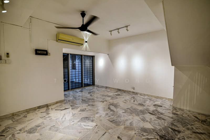 Taman Serdang Raya untuk Untuk Dijual - RM 680,000, Mac 2026 - Living Room - PropertyGuru.com.my