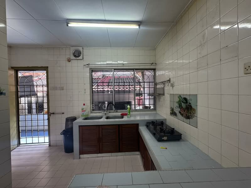 Bandar Menjalara untuk Untuk Disewa - RM 2,800 /bulan, Mac 2026 - Kitchen - PropertyGuru.com.my