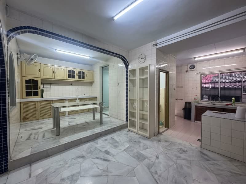 Bandar Menjalara untuk Untuk Disewa - RM 2,800 /bulan, Mac 2026 - Kitchen - PropertyGuru.com.my