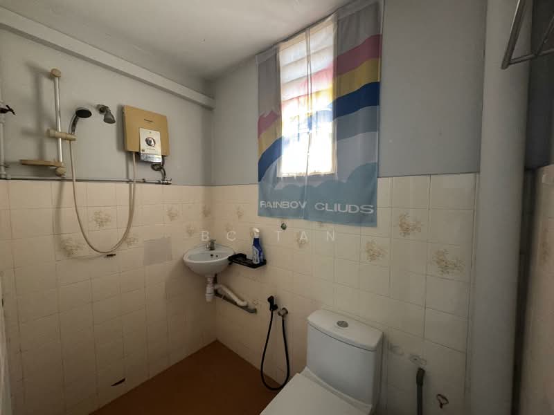 Bandar Menjalara untuk Untuk Disewa - RM 2,800 /bulan, Mac 2026 - Bathroom - PropertyGuru.com.my
