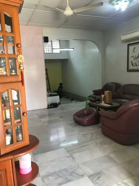 1-storey Terraced House for Sale in Taman Meru (Klang) - Kok YP - Living Room - PropertyGuru.com.my