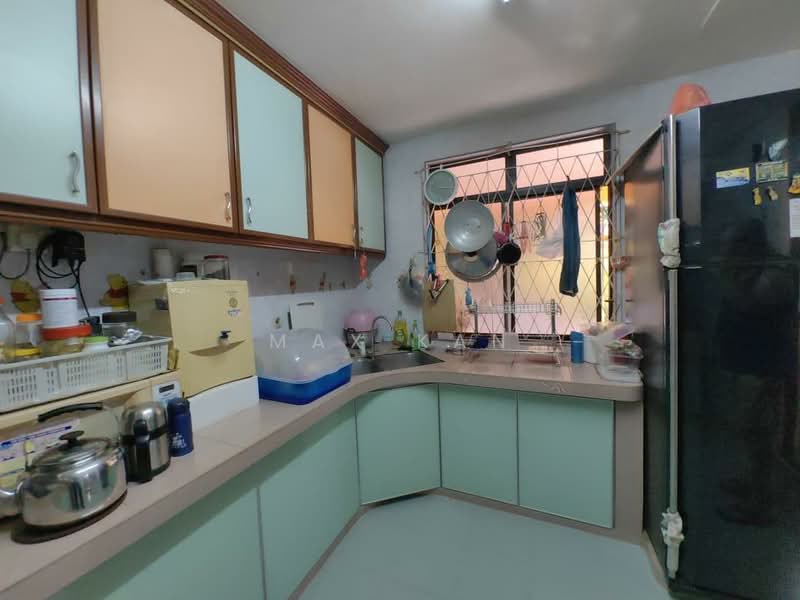 Taman Pelangi untuk Untuk Dijual - RM 1,350,000, Mac 2026 - Kitchen - PropertyGuru.com.my