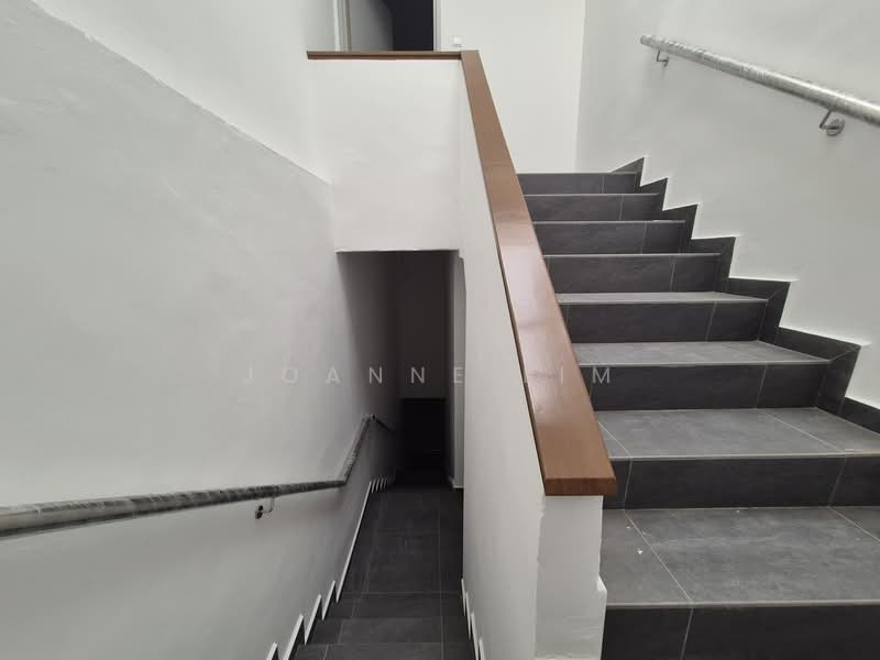 Shop / Office for Rent in Taman Bukit Beruang (Bukit Baru) - Joanne Lim - Corridor - PropertyGuru.com.my