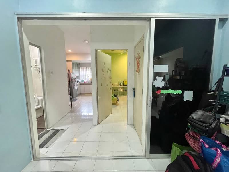 1-storey Terraced House for Sale in Lestari Putra (Seri Kembangan) - Alif Saad - Interior - PropertyGuru.com.my